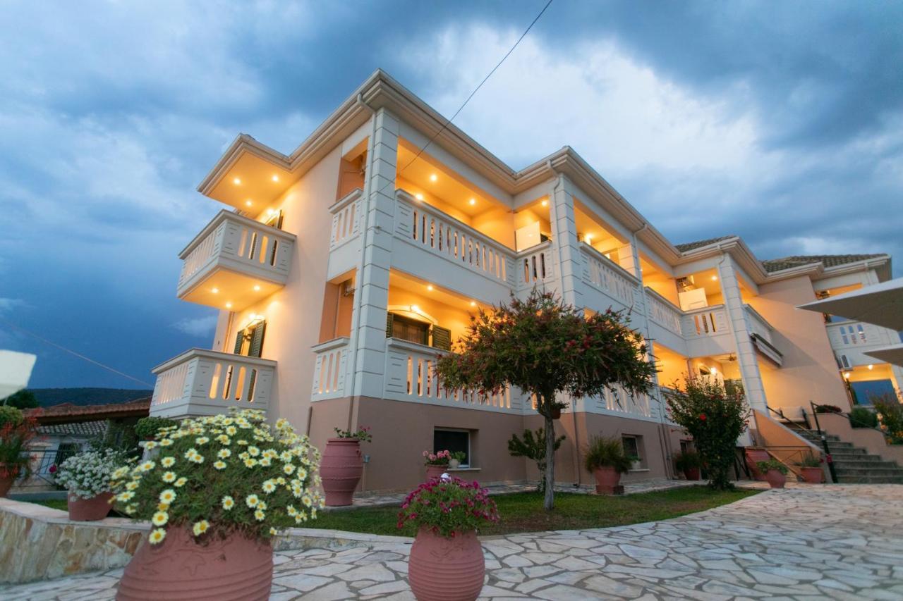 Lady Elena Hotel Ammoudia Bagian luar foto