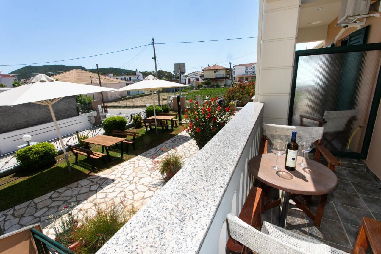 Lady Elena Hotel Ammoudia Bagian luar foto