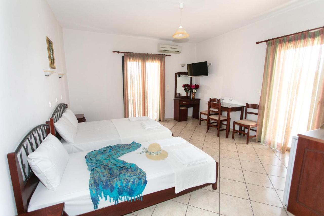 Lady Elena Hotel Ammoudia Bagian luar foto