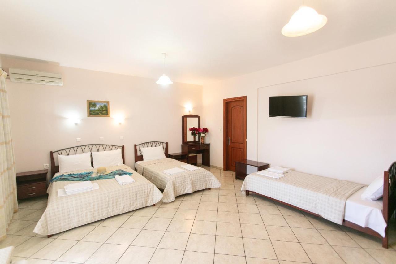 Lady Elena Hotel Ammoudia Bagian luar foto
