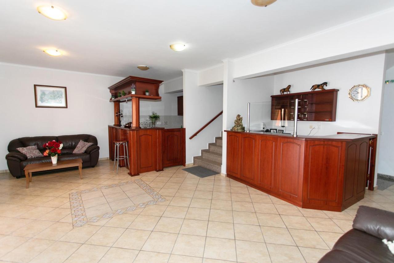 Lady Elena Hotel Ammoudia Bagian luar foto